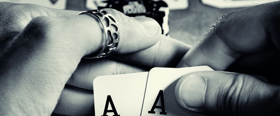 What Defines a High-Stakes Poker Room?