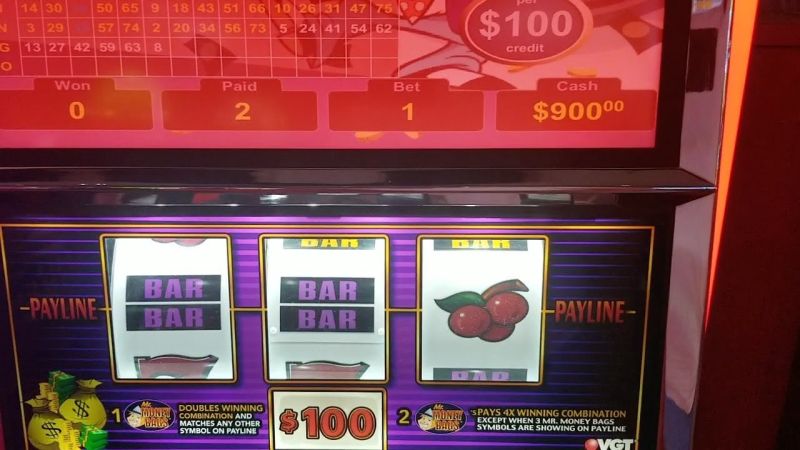 Vitória do jackpot na máquina caça-níqueis VGT Mr Money Bags com giros de alto limite